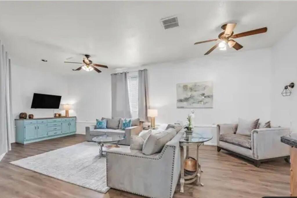 הוילה הנדרסון Beautiful Oasis With Rv Or Boat Parking מראה חיצוני תמונה