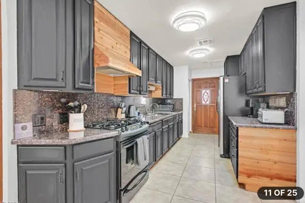 הוילה הנדרסון Beautiful Oasis With Rv Or Boat Parking מראה חיצוני תמונה