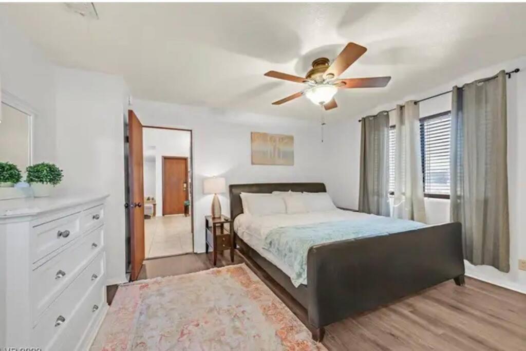 הוילה הנדרסון Beautiful Oasis With Rv Or Boat Parking מראה חיצוני תמונה