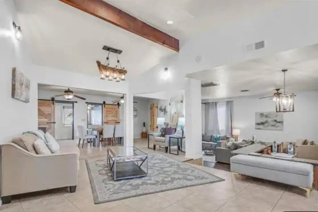הוילה הנדרסון Beautiful Oasis With Rv Or Boat Parking מראה חיצוני תמונה