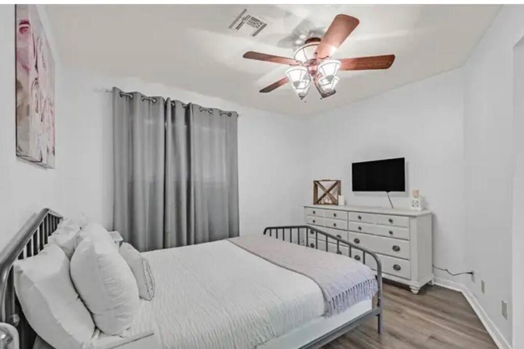 הוילה הנדרסון Beautiful Oasis With Rv Or Boat Parking מראה חיצוני תמונה