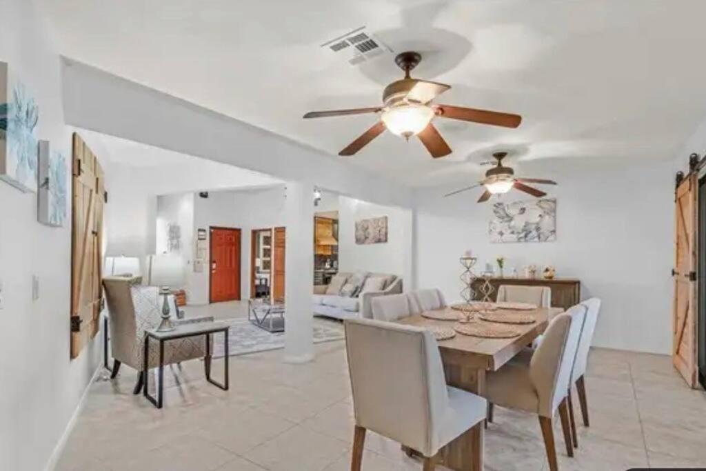 הוילה הנדרסון Beautiful Oasis With Rv Or Boat Parking מראה חיצוני תמונה